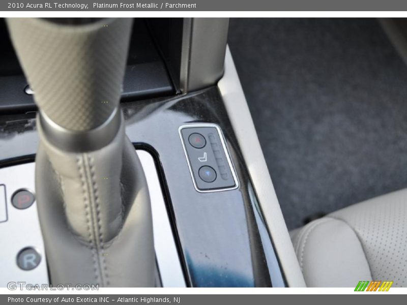 Platinum Frost Metallic / Parchment 2010 Acura RL Technology