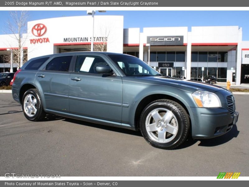 Magnesium Pearl / Dark Slate Gray/Light Graystone 2005 Dodge Magnum R/T AWD