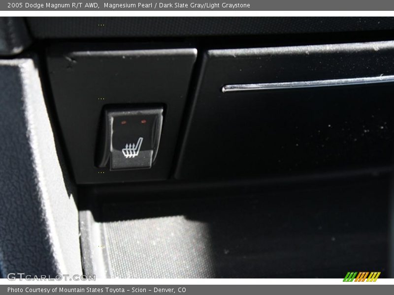 Magnesium Pearl / Dark Slate Gray/Light Graystone 2005 Dodge Magnum R/T AWD