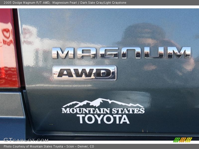 Magnesium Pearl / Dark Slate Gray/Light Graystone 2005 Dodge Magnum R/T AWD
