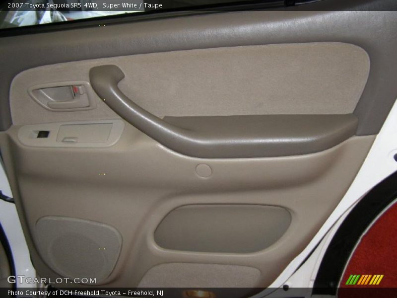 Super White / Taupe 2007 Toyota Sequoia SR5 4WD