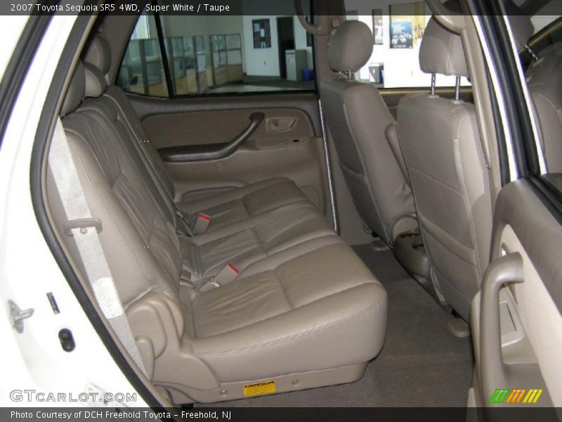 Super White / Taupe 2007 Toyota Sequoia SR5 4WD