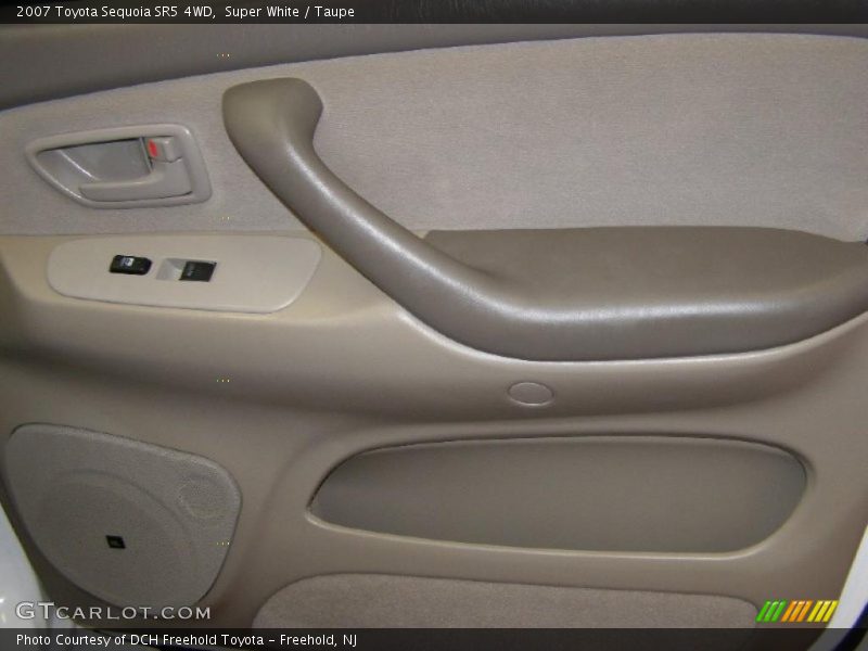 Super White / Taupe 2007 Toyota Sequoia SR5 4WD