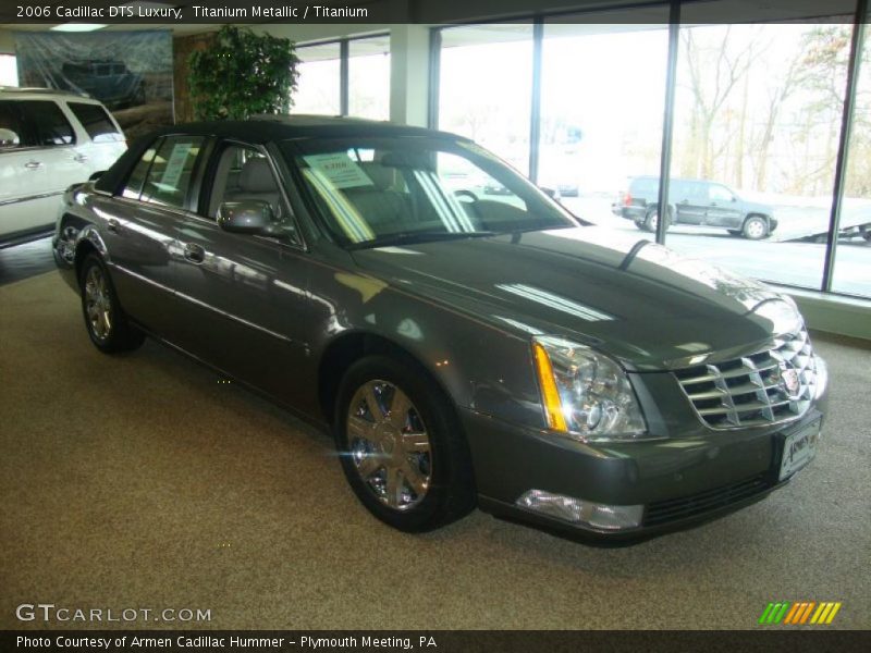 Titanium Metallic / Titanium 2006 Cadillac DTS Luxury