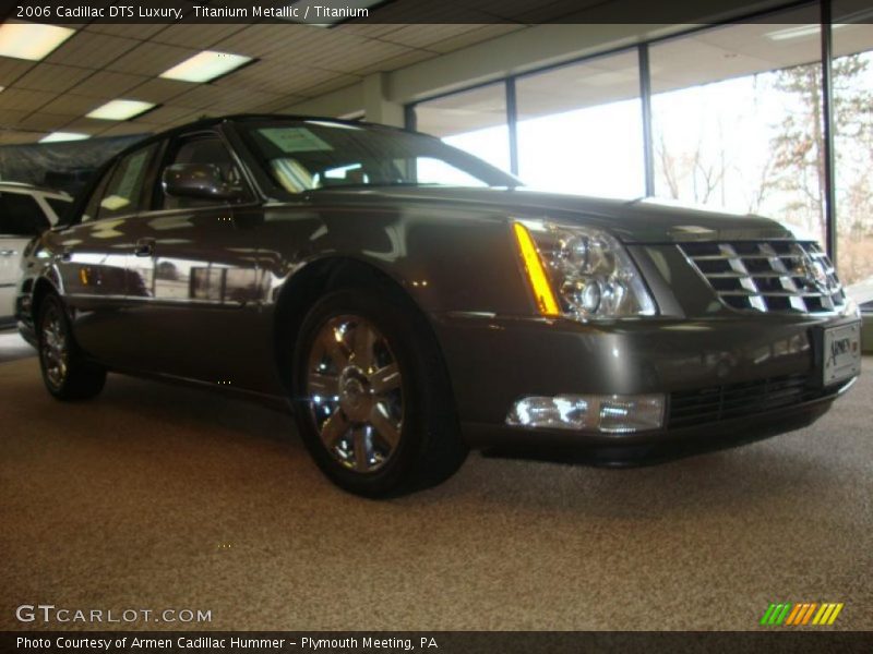 Titanium Metallic / Titanium 2006 Cadillac DTS Luxury