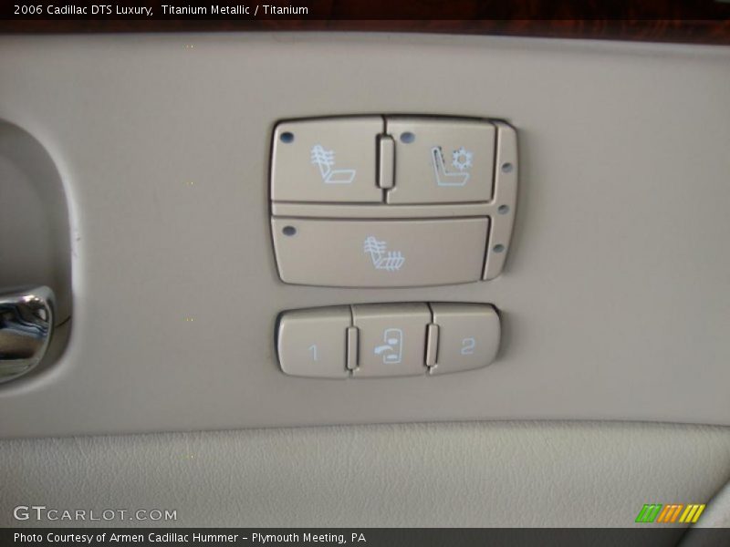 Titanium Metallic / Titanium 2006 Cadillac DTS Luxury