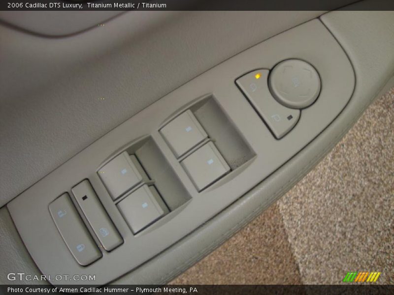 Titanium Metallic / Titanium 2006 Cadillac DTS Luxury