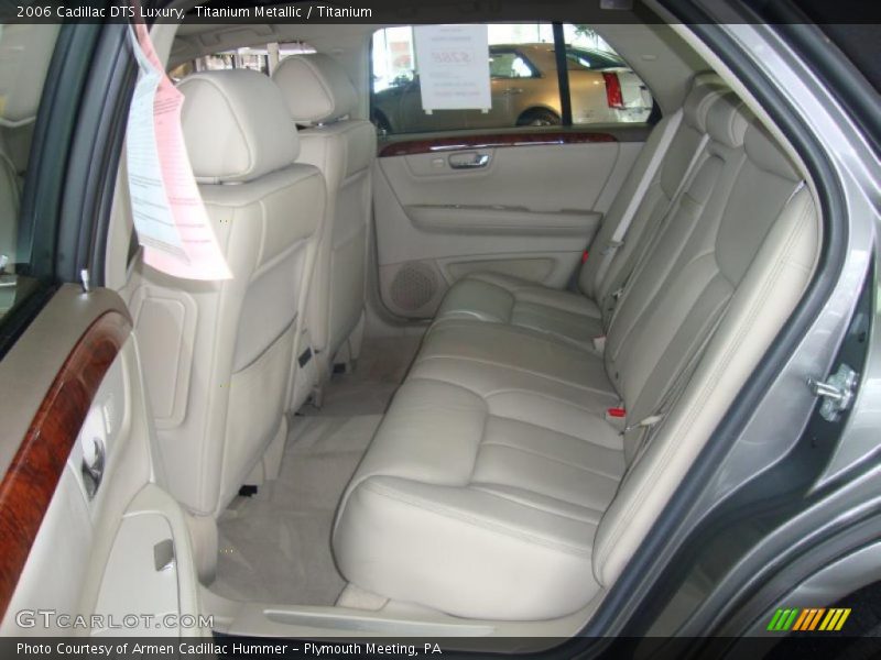 Titanium Metallic / Titanium 2006 Cadillac DTS Luxury