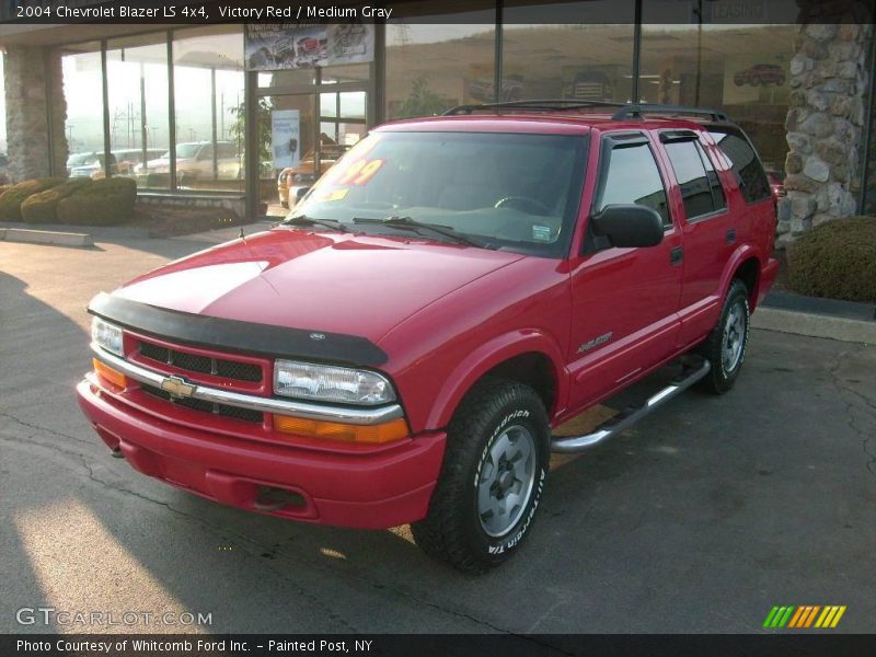 Victory Red / Medium Gray 2004 Chevrolet Blazer LS 4x4
