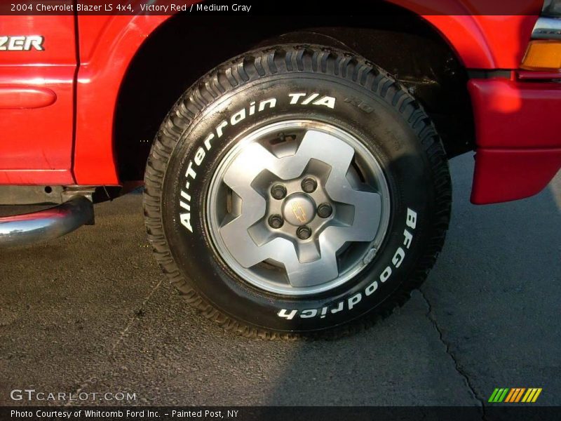 Victory Red / Medium Gray 2004 Chevrolet Blazer LS 4x4