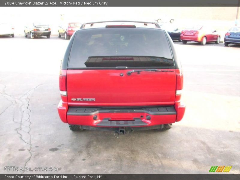 Victory Red / Medium Gray 2004 Chevrolet Blazer LS 4x4