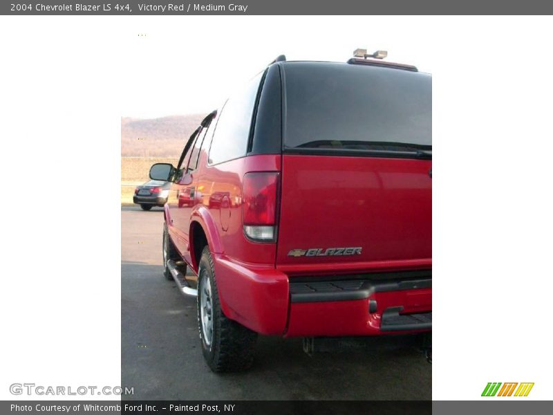 Victory Red / Medium Gray 2004 Chevrolet Blazer LS 4x4