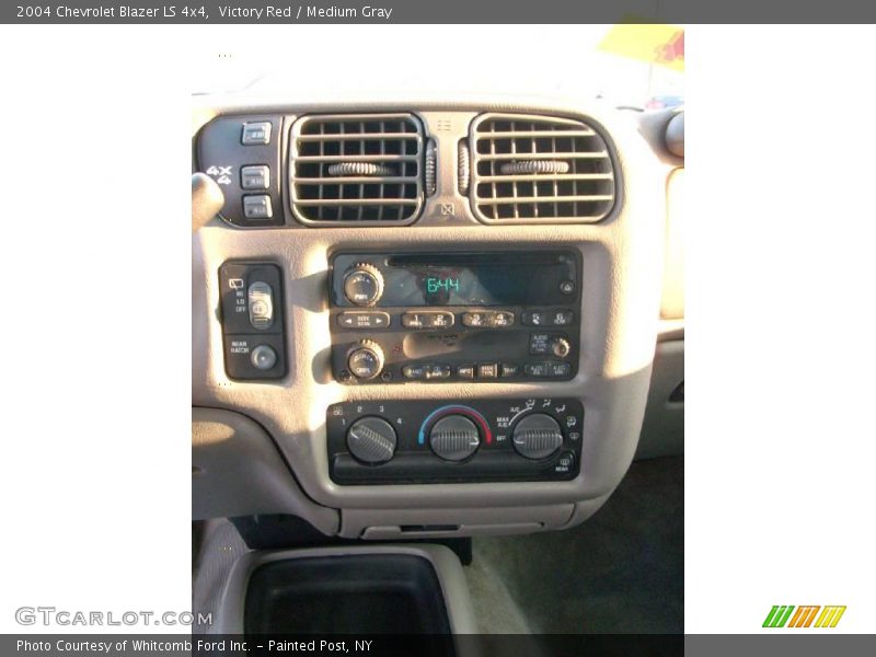 Victory Red / Medium Gray 2004 Chevrolet Blazer LS 4x4