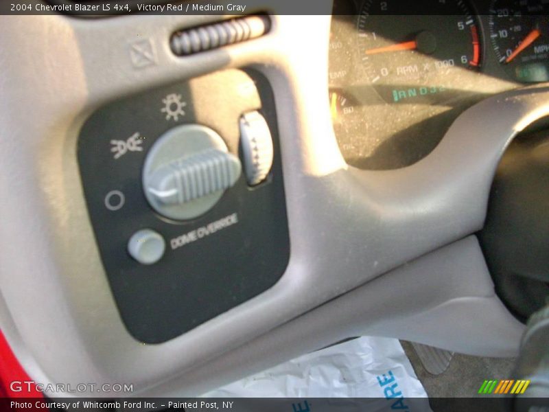 Victory Red / Medium Gray 2004 Chevrolet Blazer LS 4x4