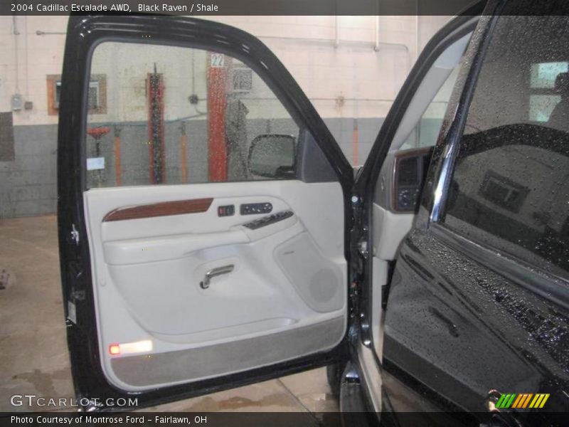 Black Raven / Shale 2004 Cadillac Escalade AWD