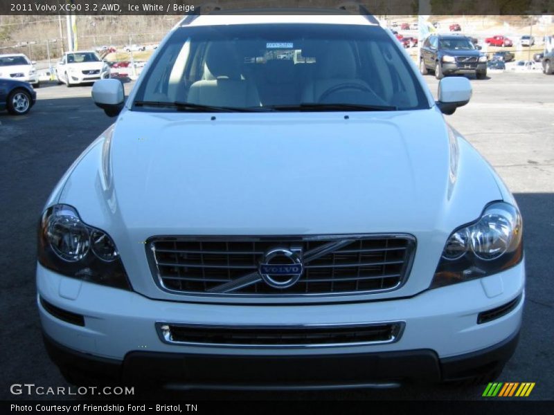 Ice White / Beige 2011 Volvo XC90 3.2 AWD