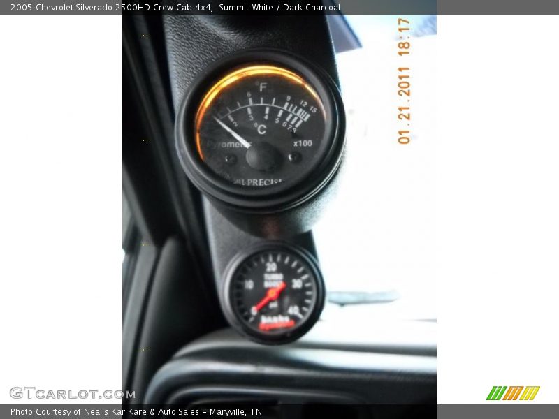 Summit White / Dark Charcoal 2005 Chevrolet Silverado 2500HD Crew Cab 4x4