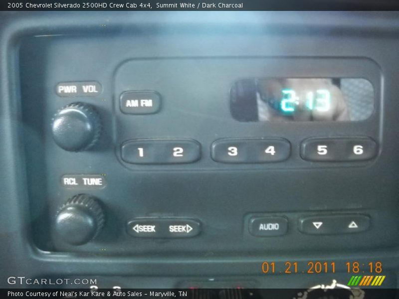 Summit White / Dark Charcoal 2005 Chevrolet Silverado 2500HD Crew Cab 4x4