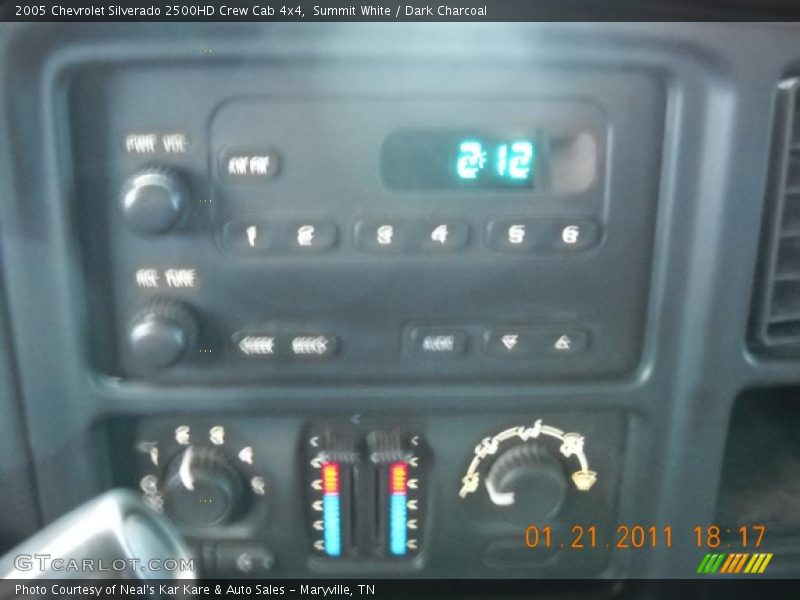 Summit White / Dark Charcoal 2005 Chevrolet Silverado 2500HD Crew Cab 4x4