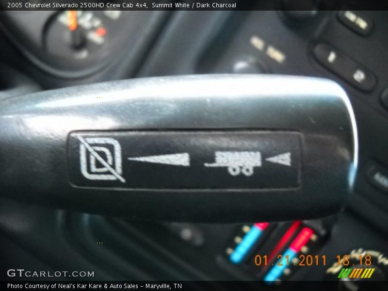 Summit White / Dark Charcoal 2005 Chevrolet Silverado 2500HD Crew Cab 4x4