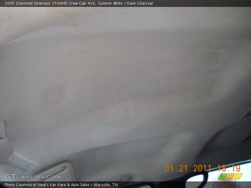 Summit White / Dark Charcoal 2005 Chevrolet Silverado 2500HD Crew Cab 4x4