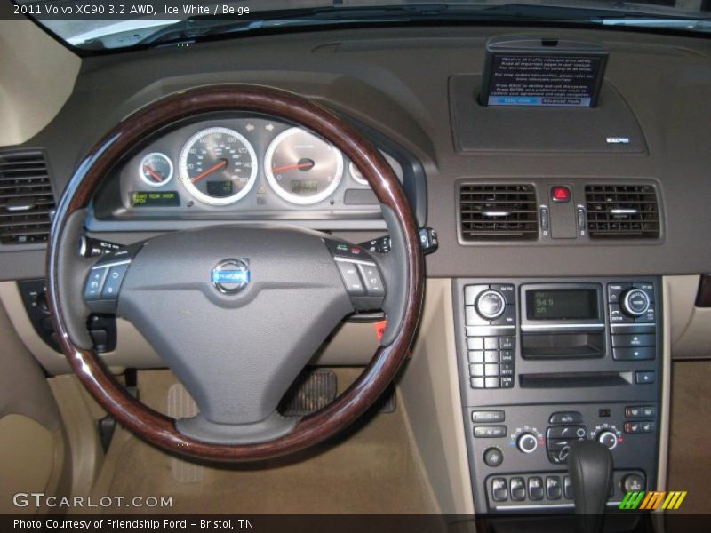 Dashboard of 2011 XC90 3.2 AWD