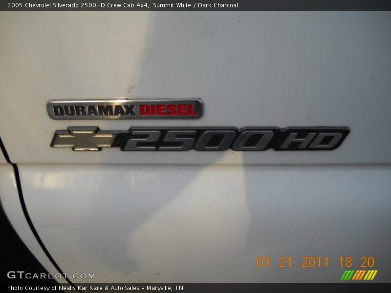 Summit White / Dark Charcoal 2005 Chevrolet Silverado 2500HD Crew Cab 4x4