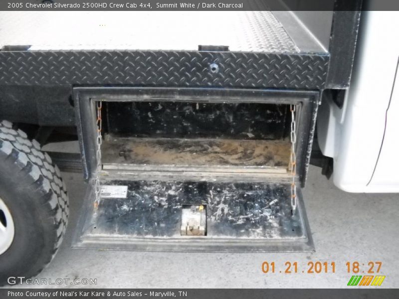 Summit White / Dark Charcoal 2005 Chevrolet Silverado 2500HD Crew Cab 4x4