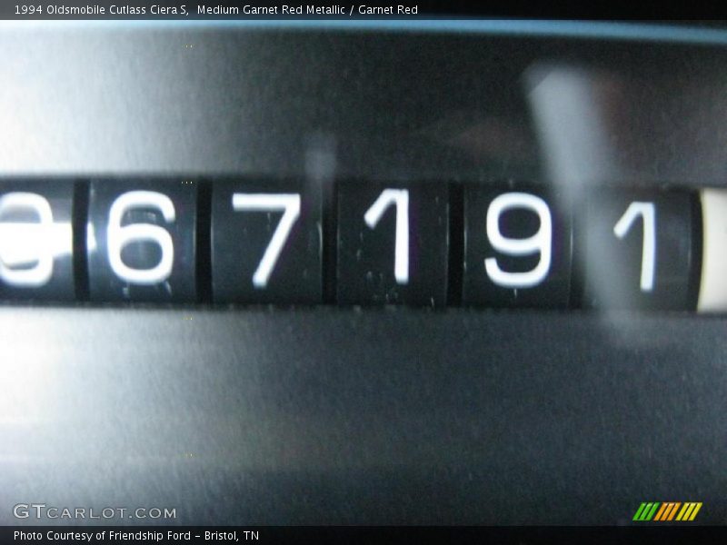 Medium Garnet Red Metallic / Garnet Red 1994 Oldsmobile Cutlass Ciera S
