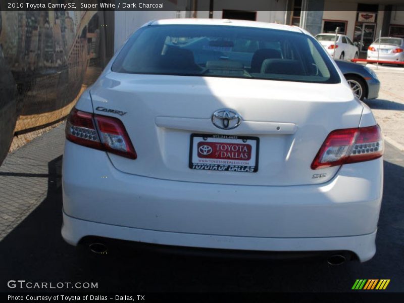 Super White / Dark Charcoal 2010 Toyota Camry SE