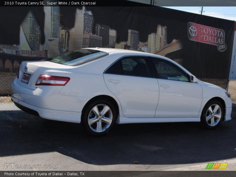 Super White / Dark Charcoal 2010 Toyota Camry SE