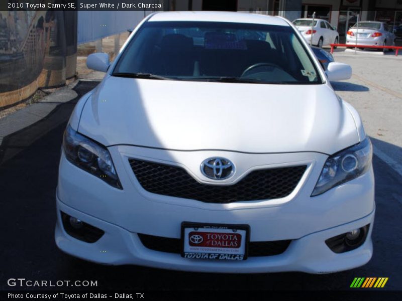 Super White / Dark Charcoal 2010 Toyota Camry SE