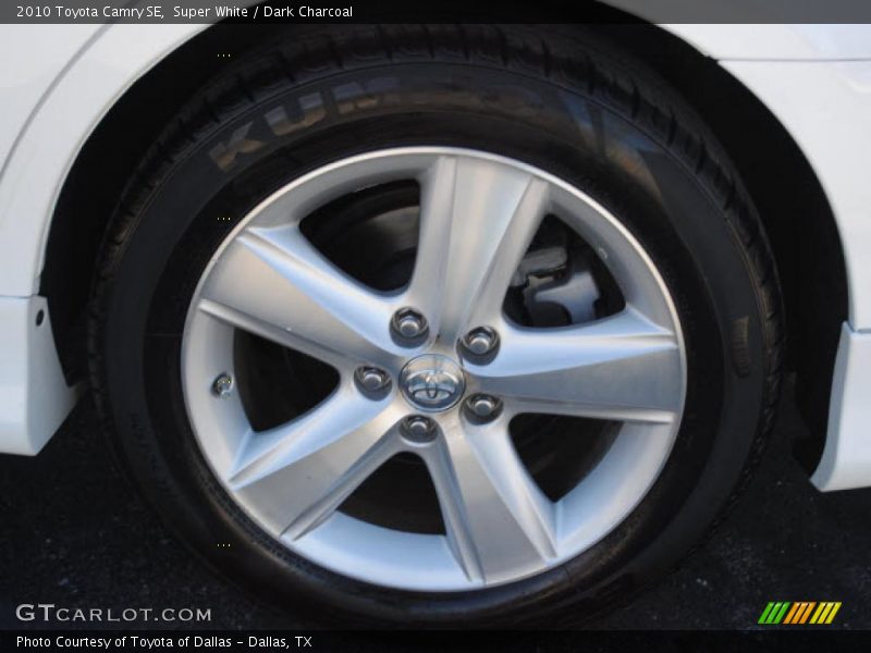 Super White / Dark Charcoal 2010 Toyota Camry SE