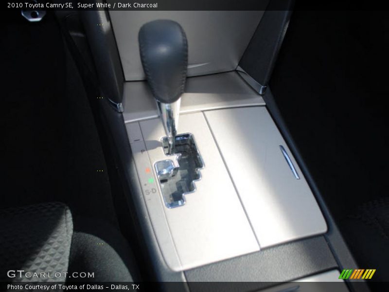 Super White / Dark Charcoal 2010 Toyota Camry SE