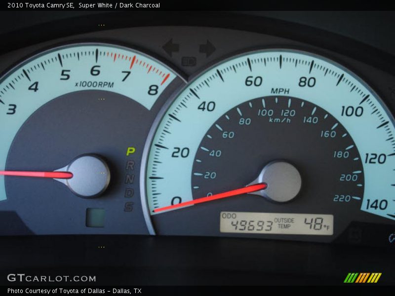 Super White / Dark Charcoal 2010 Toyota Camry SE