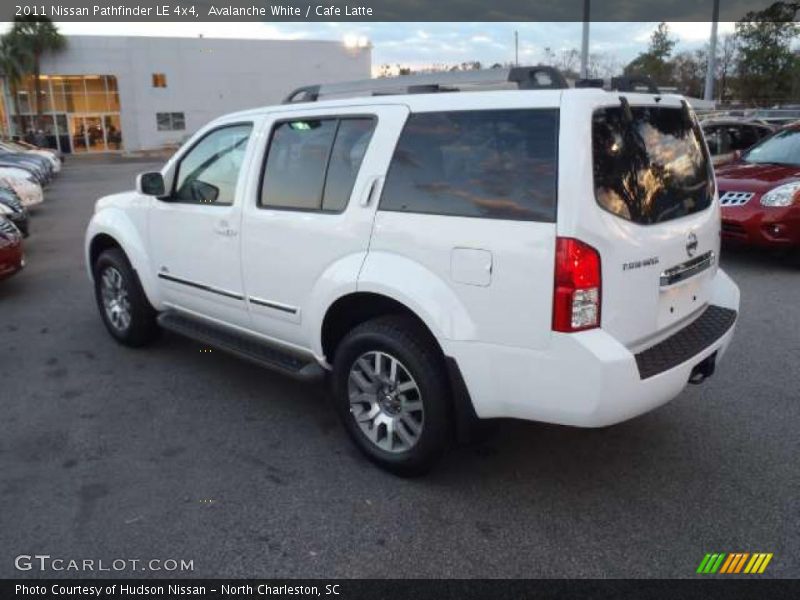  2011 Pathfinder LE 4x4 Avalanche White