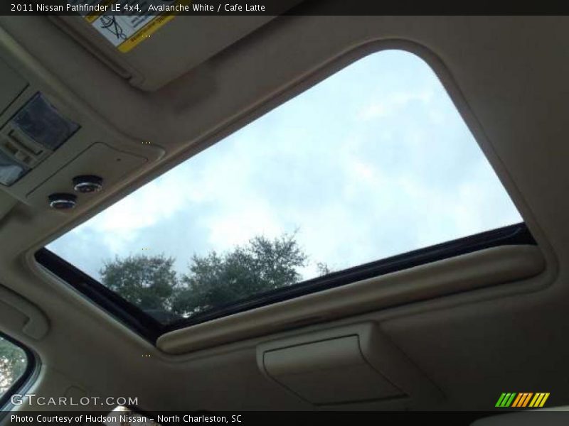 Avalanche White / Cafe Latte 2011 Nissan Pathfinder LE 4x4