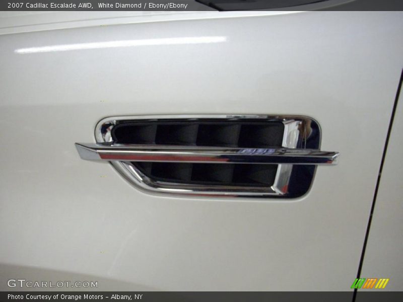 White Diamond / Ebony/Ebony 2007 Cadillac Escalade AWD