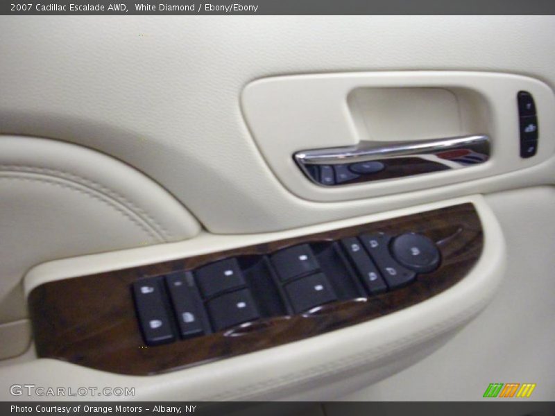 White Diamond / Ebony/Ebony 2007 Cadillac Escalade AWD