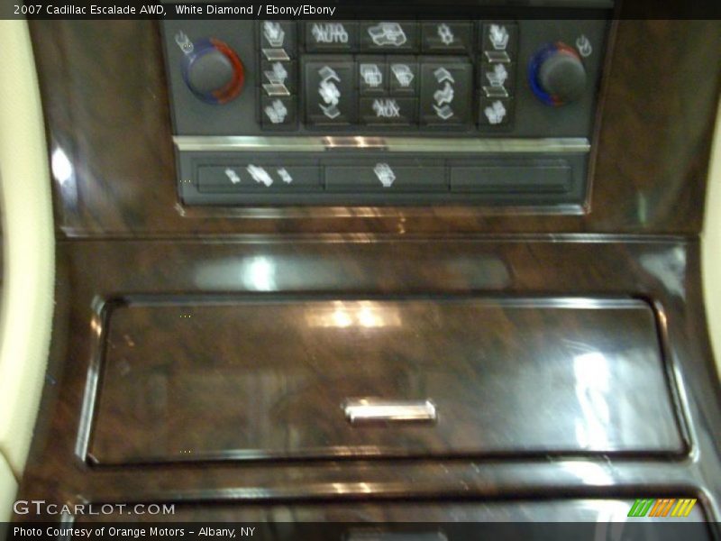 White Diamond / Ebony/Ebony 2007 Cadillac Escalade AWD