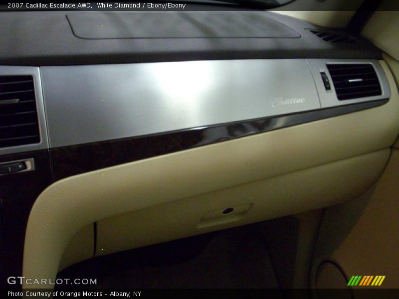 White Diamond / Ebony/Ebony 2007 Cadillac Escalade AWD