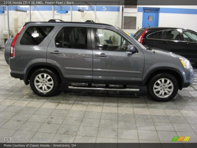 Pewter Pearl / Black 2006 Honda CR-V SE 4WD