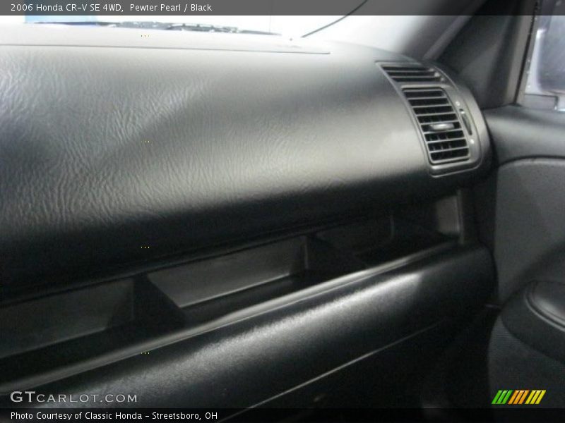 Pewter Pearl / Black 2006 Honda CR-V SE 4WD