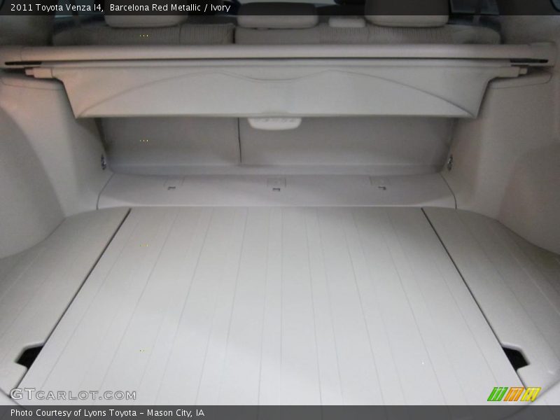 Barcelona Red Metallic / Ivory 2011 Toyota Venza I4