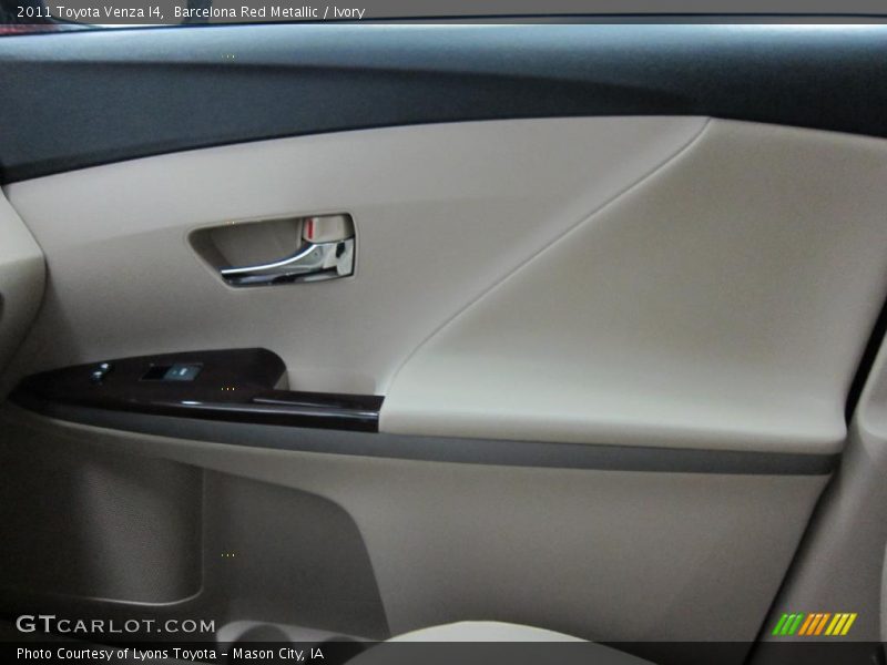Barcelona Red Metallic / Ivory 2011 Toyota Venza I4