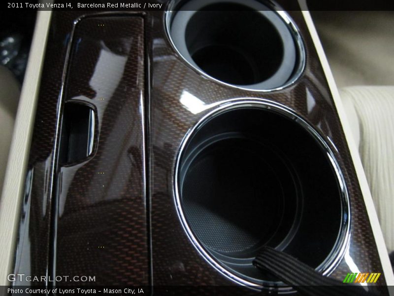 Barcelona Red Metallic / Ivory 2011 Toyota Venza I4