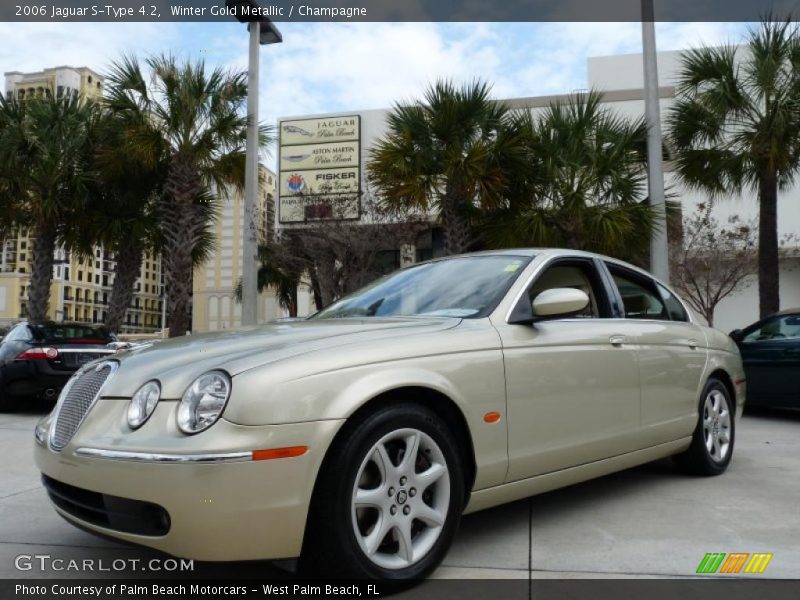 Front 3/4 View of 2006 S-Type 4.2