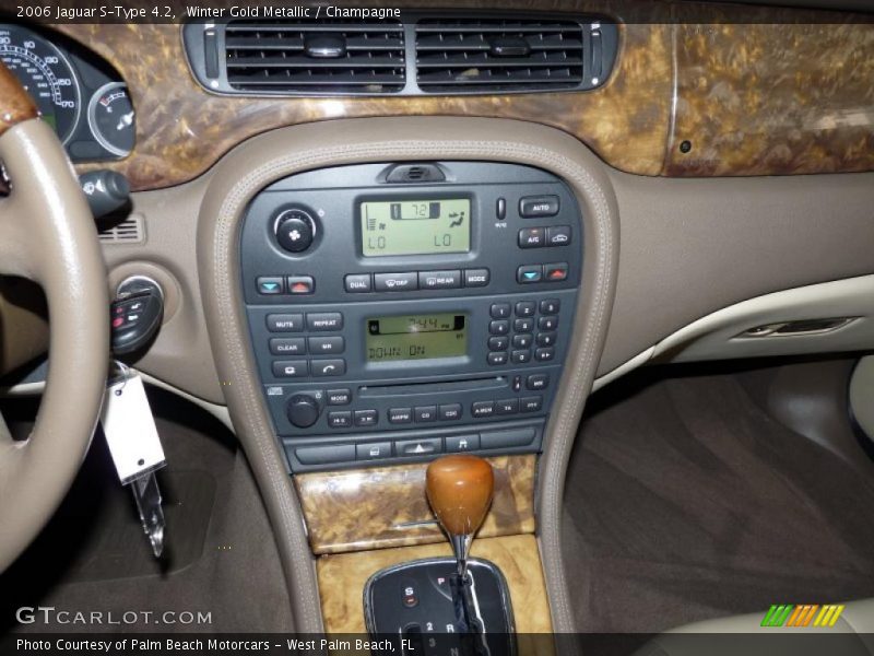 Controls of 2006 S-Type 4.2