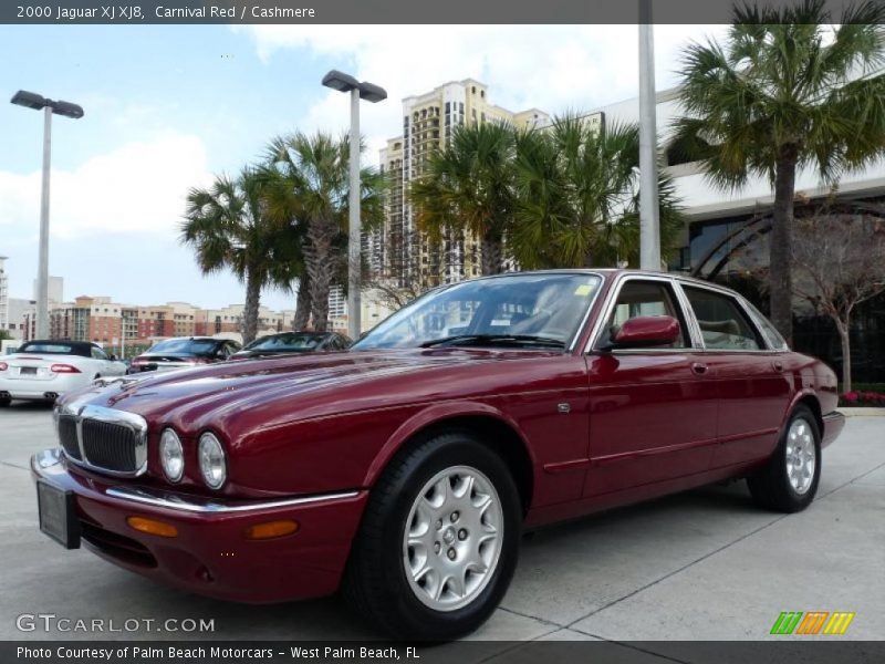 Front 3/4 View of 2000 XJ XJ8