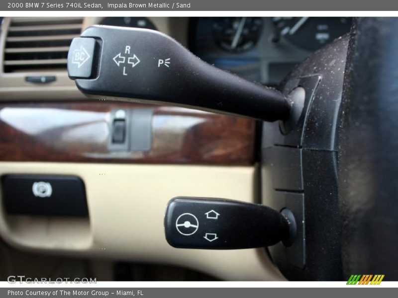 Controls of 2000 7 Series 740iL Sedan